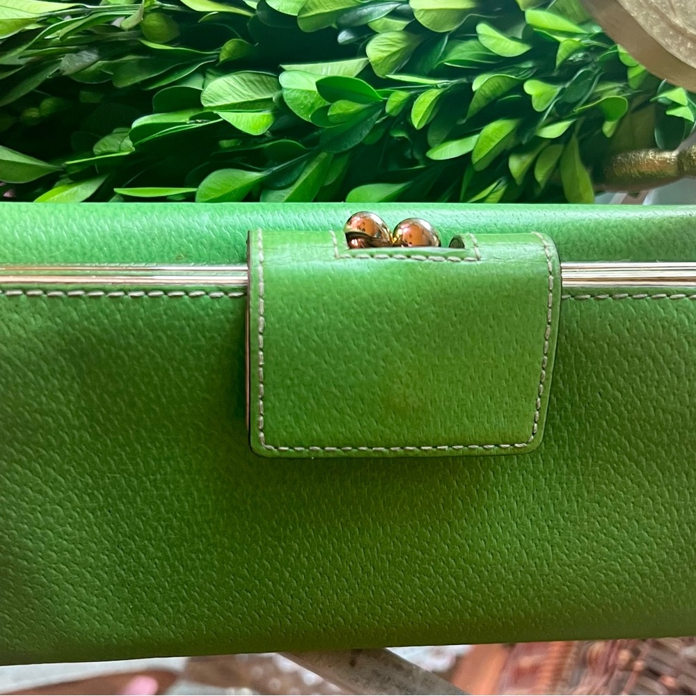 Vintage Kate Spade Green Leather Wallet Double Snap Closure Gold Accents - Picture 2 of 8